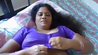 ব্লোজব কুইন মুসকান রানি এই হার্ডকোর ভিডিওতে একাধিক লিঙ্গ নিয়ে খুব মজা পাচ্ছেন।