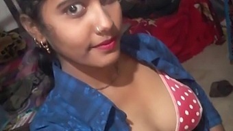 Village Girls Of India In Nipple Show And Besia Love