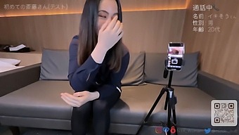 Japanese Woman Gets Off On The Phone With Big Ass On Display