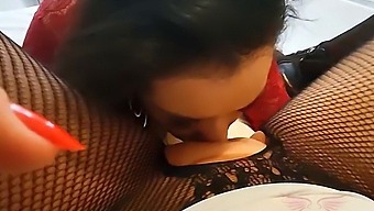 Angel Lima Enjoys Licking The Pussy Of Her Friend Cléo Cadillac